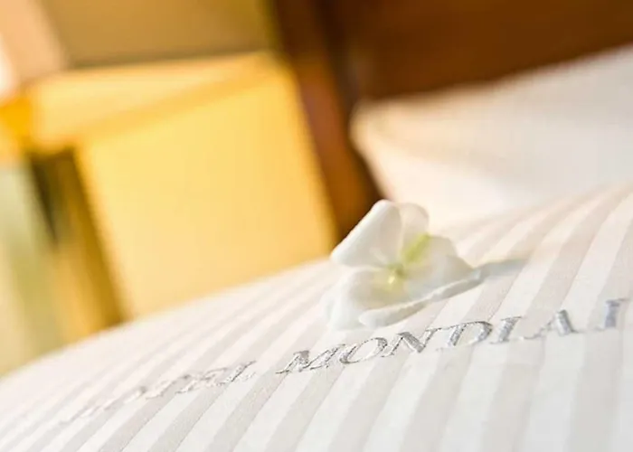 Mondial Am Kurfuerstendamm Hotel 4*