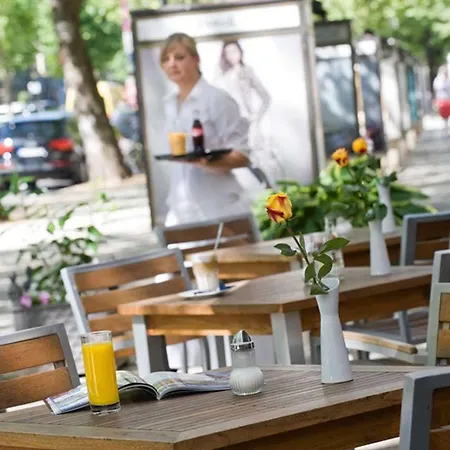 Ξενοδοχείο Mondial Am Kurfuerstendamm 4*